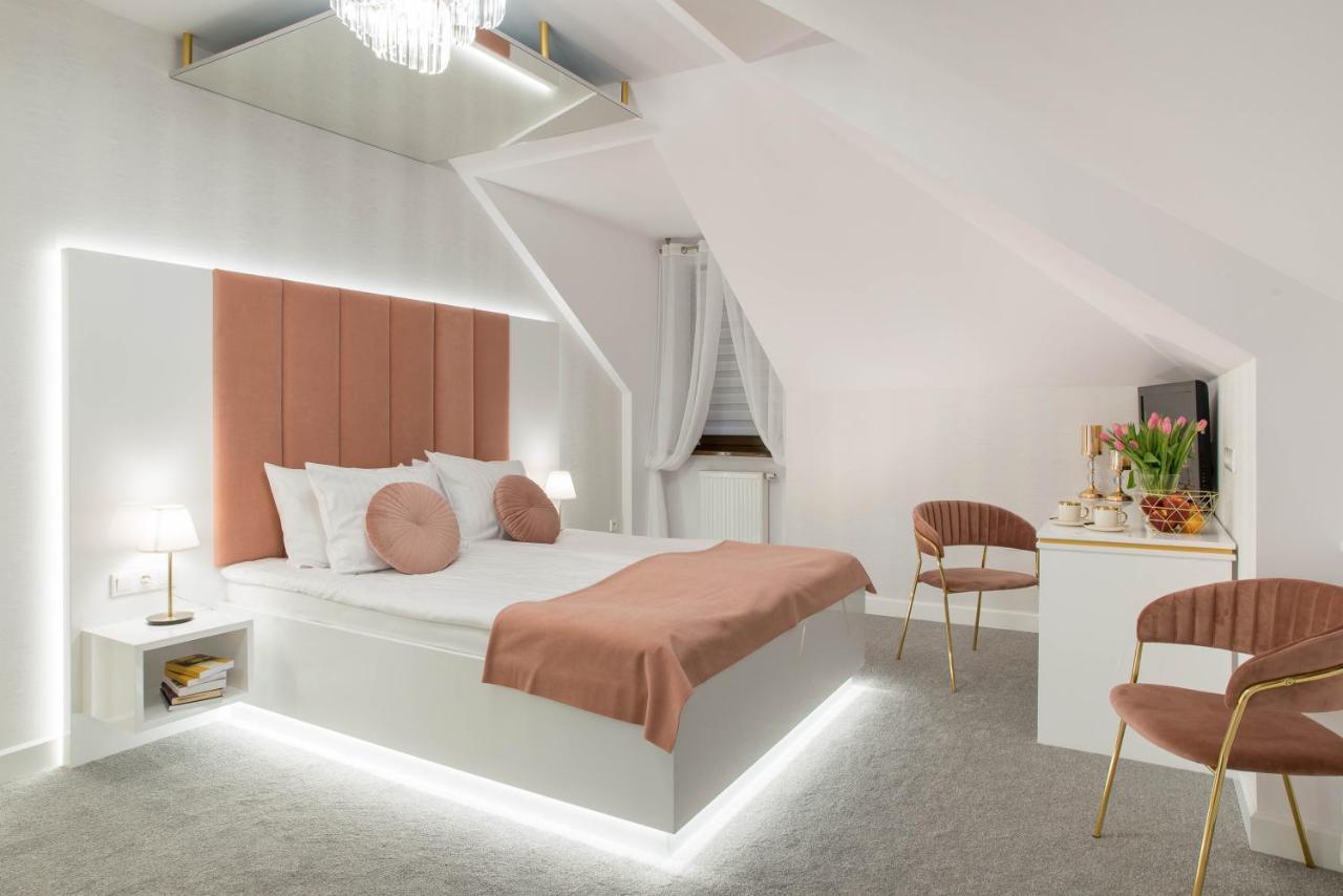 Hotel Nowodwory Чехановец Екстериор снимка
